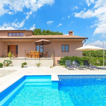 Villa Emini By Istrialux